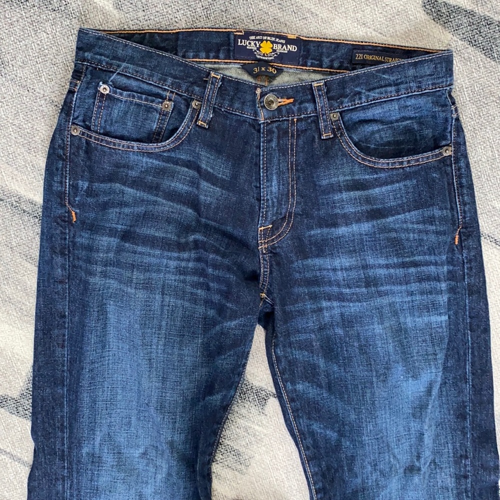 31x30 Lucky Brand Men’s 221 Original Strain Jean